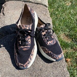 NATURALIZER~WOMENS~BLACK LEOPARD PRINT~1/2” PLATFORM~CUSHIONED~NON-SLIP~NICE~BR